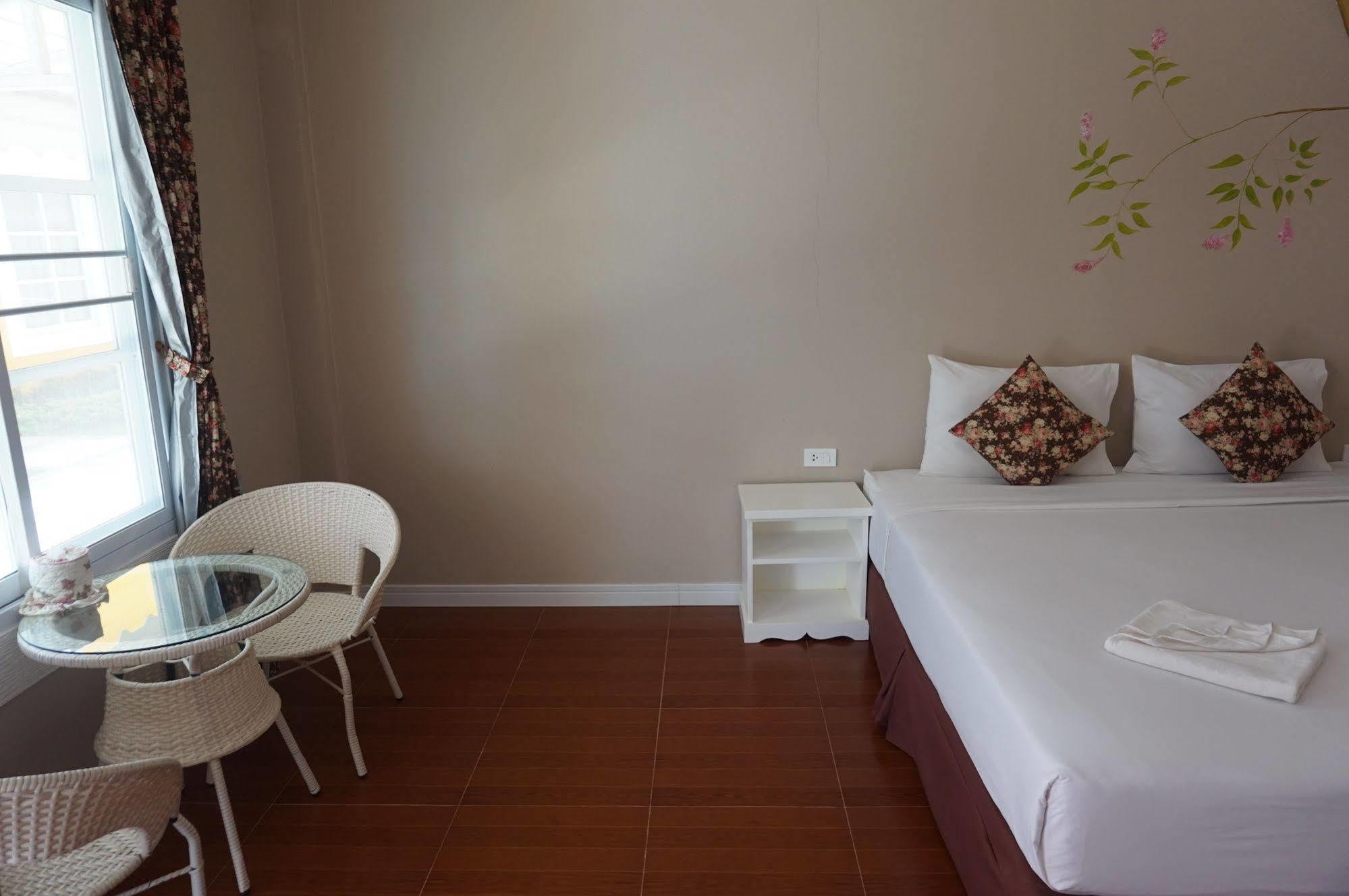 Color Ville Hotel Sha Certified Sakon Nakhon Exteriér fotografie
